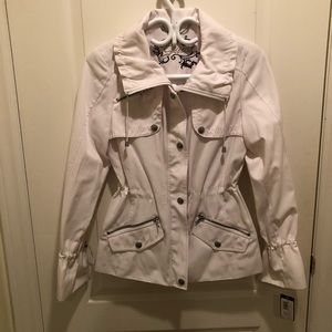 NWT White Guess Jacket ⚪️ Size XS